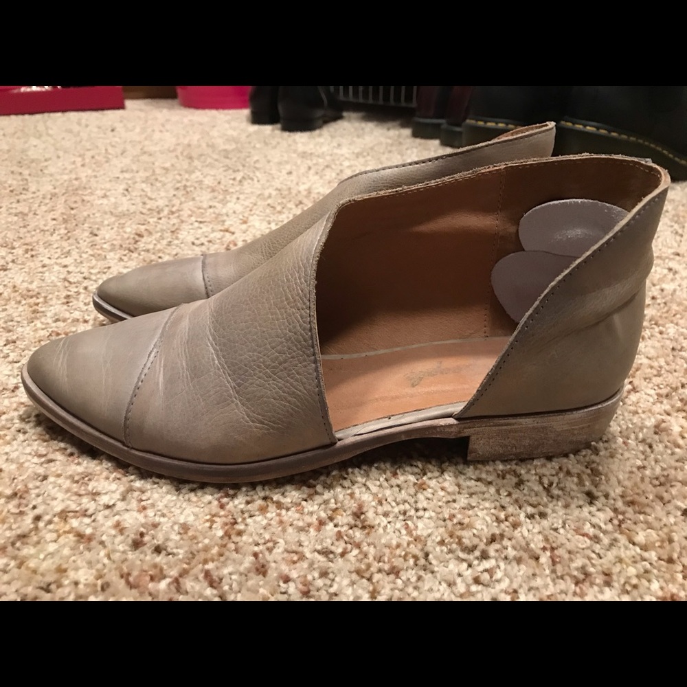 Free people cutout flats